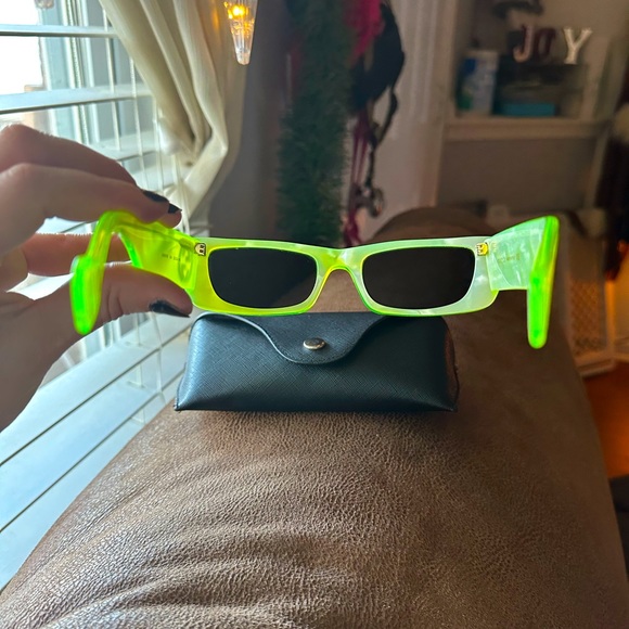 Gucci Sunglasses - Picture 3 of 6